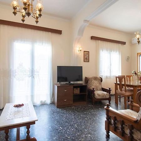 Vintage Charm Apt Near Centre Heraklion  Bagian luar foto