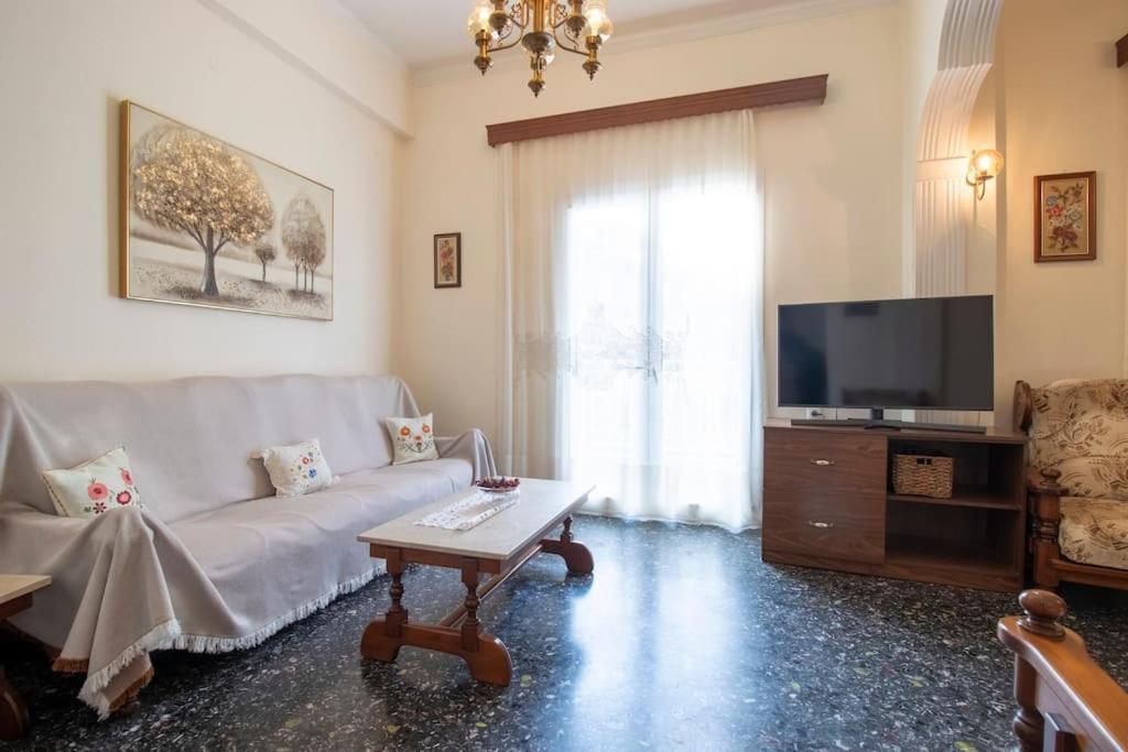 Vintage Charm Apt Near Centre Heraklion  Bagian luar foto