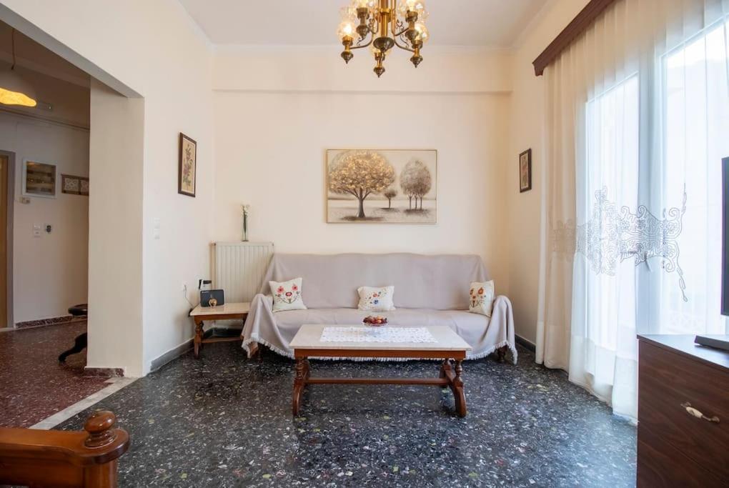 Vintage Charm Apt Near Centre Heraklion  Bagian luar foto