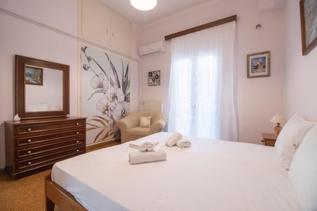 Vintage Charm Apt Near Centre Heraklion  Bagian luar foto